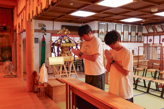 世にも珍しい天神様の立像がご祭神!? 札幌八幡宮にてランパンプスが合格祈願!