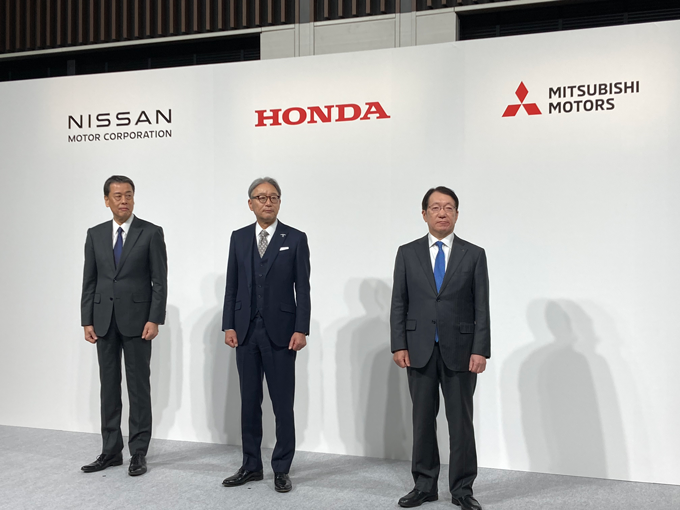 フォトセッションは「ワンポーズ」のみ 握手などはなかった