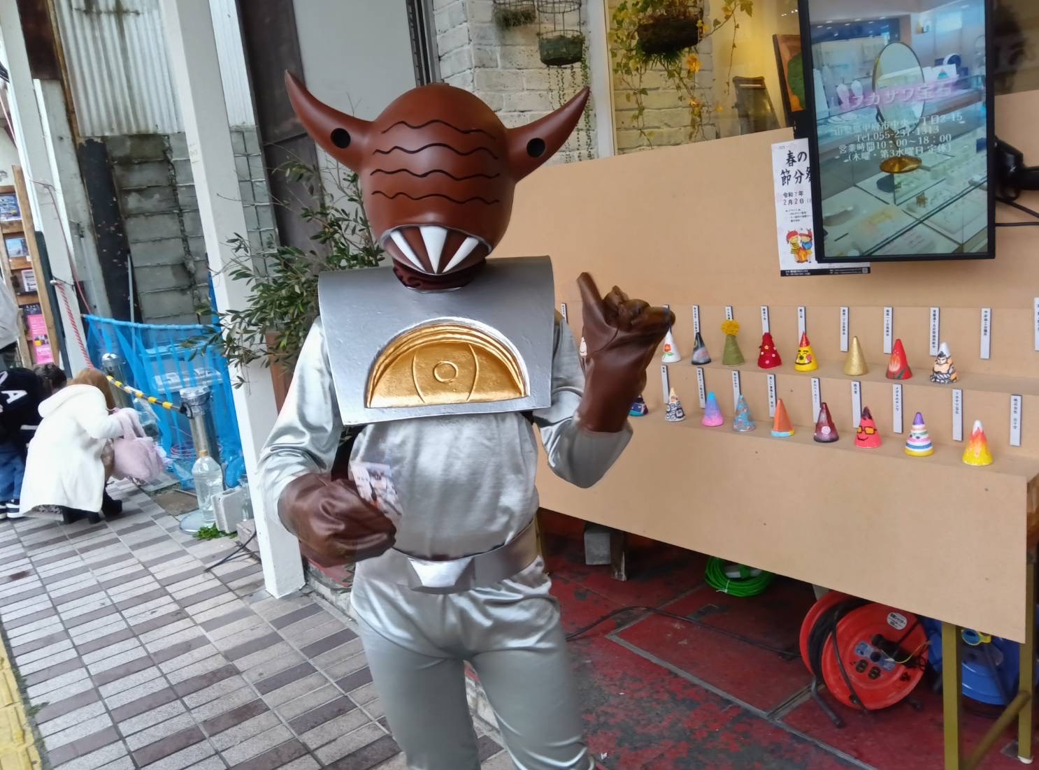 二人の少年が目撃した宇宙人を元に製作された甲府星人(写真提供:一般社団法人「UFOKOFU1975」)