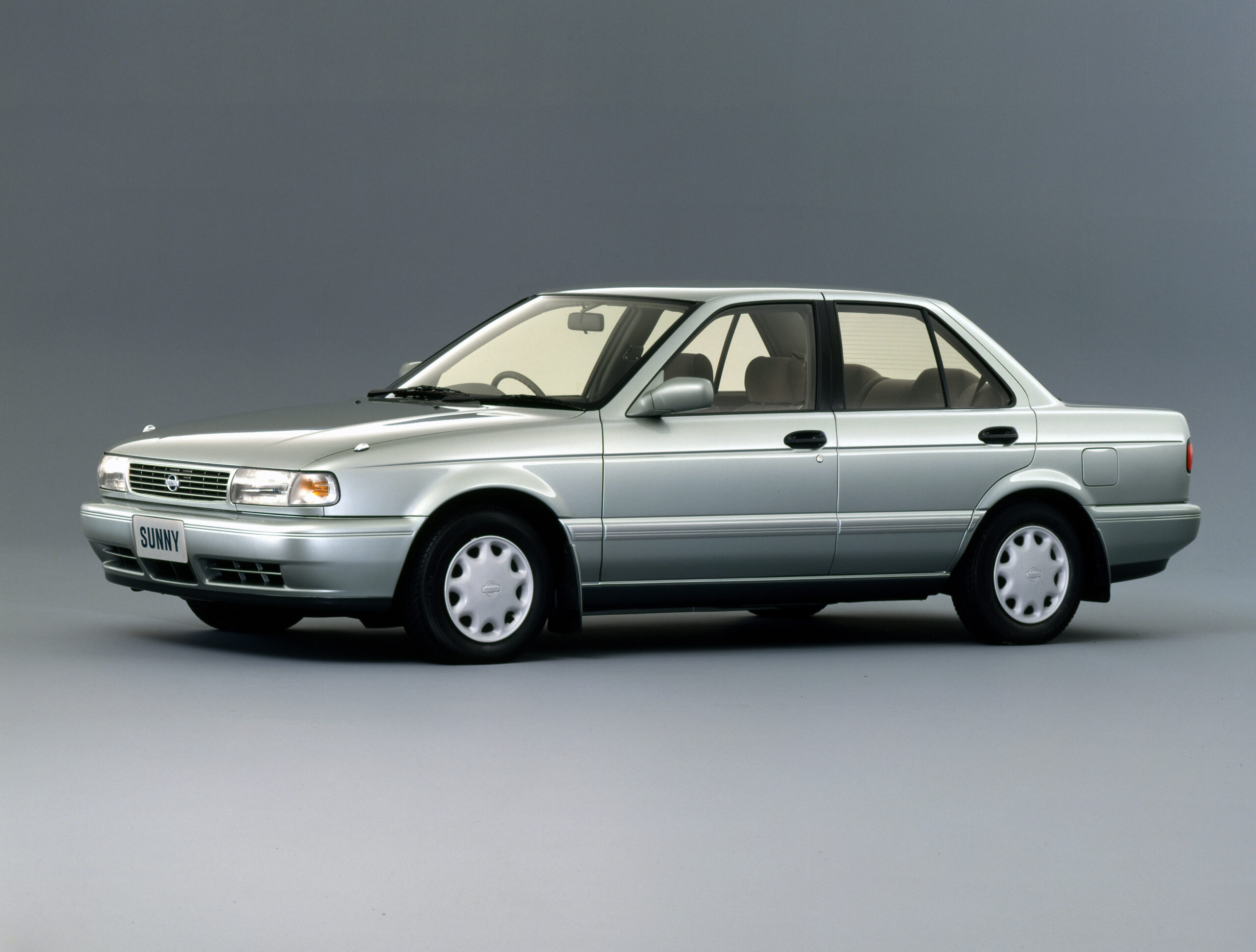 7代目(B13型)サニー メキシコでは「ツル」という車名で26年間生産された(日産自動車提供)