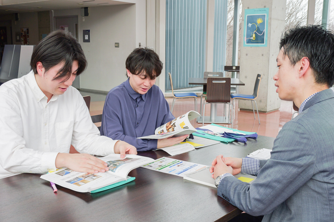0から１を創造する教育！？　少人数制で対話を重視する東京造形大学にて、ランパンプスが徹底取材！
